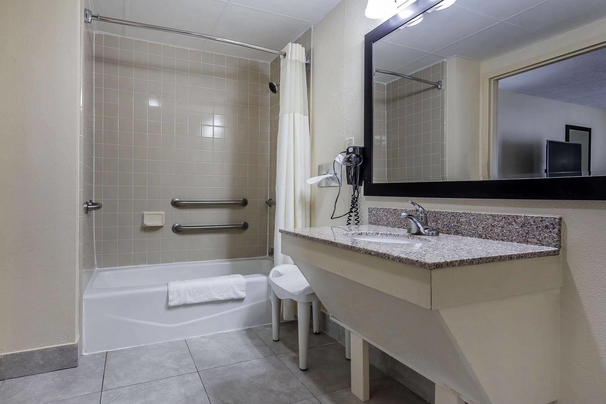 Quality Inn Aberdeen Buitenkant foto